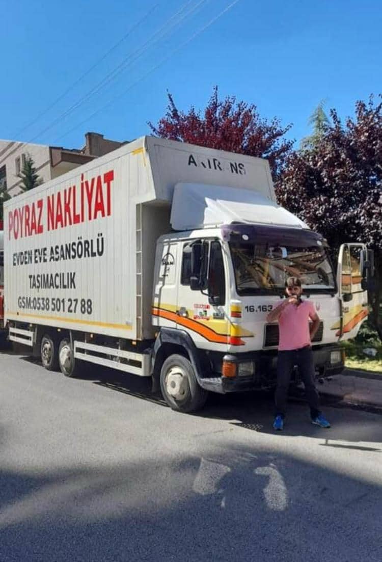 Nakliye aracının ön görünüşü